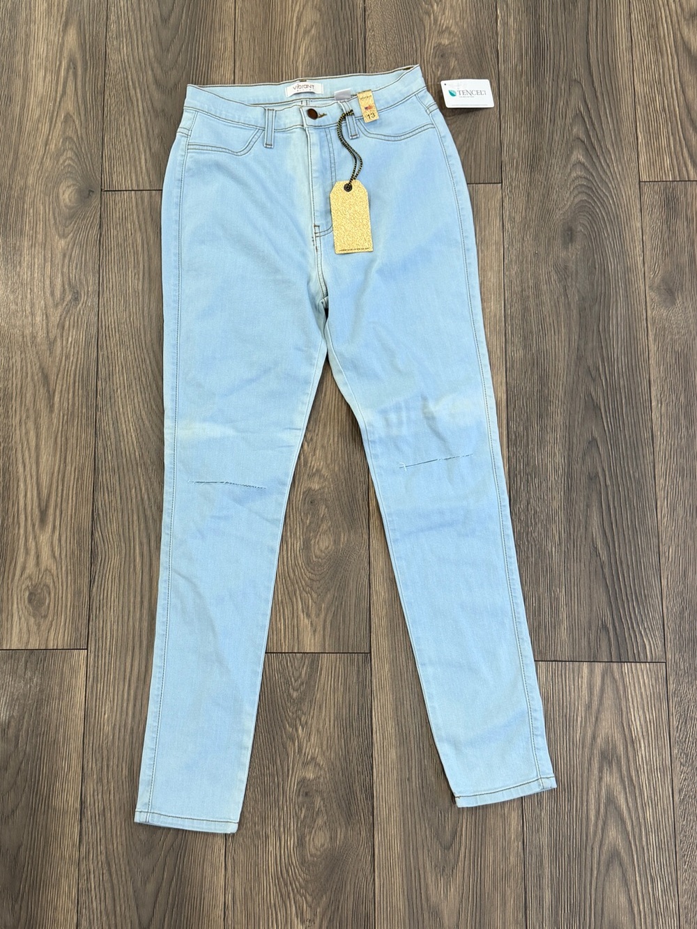 NWT Vibrant M.I.U. High Rise Tencel Skinny Jeans - Light Wash